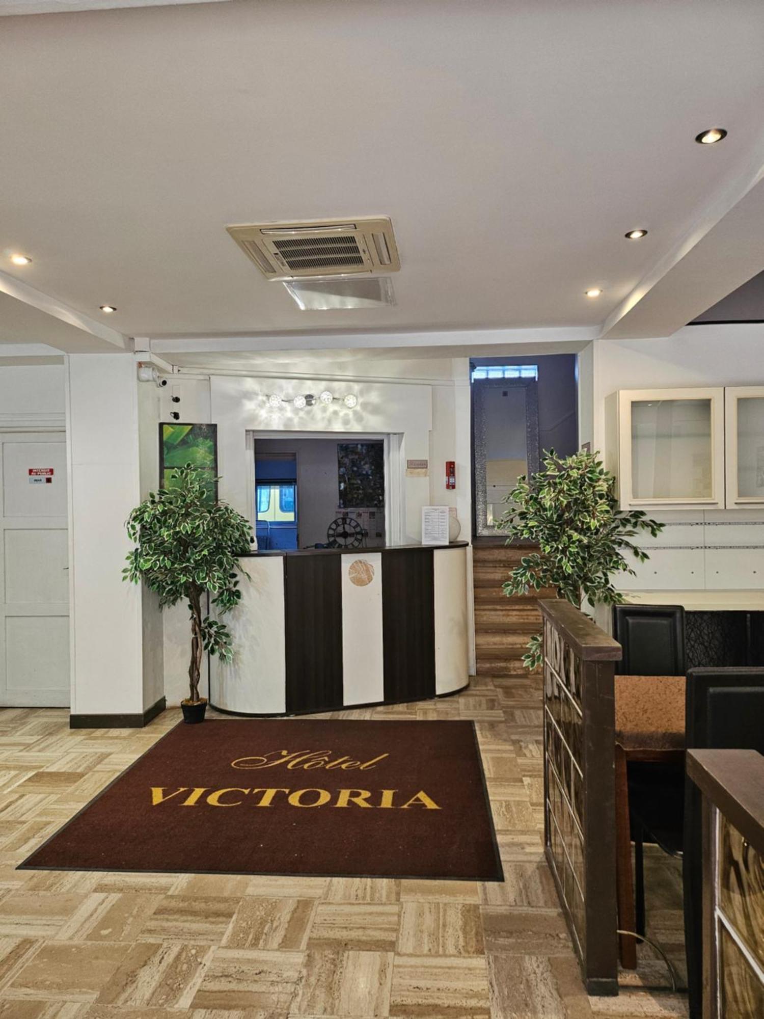 Victoria 3*